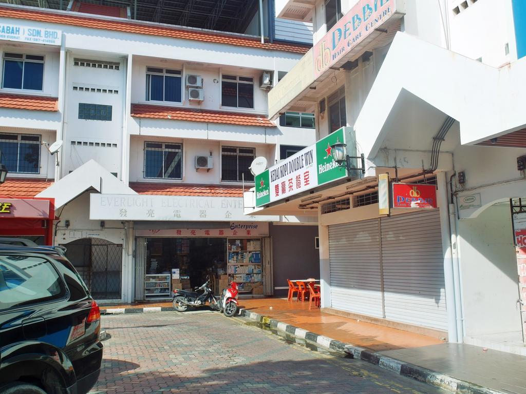 Transit Hotel Labuan Esterno foto