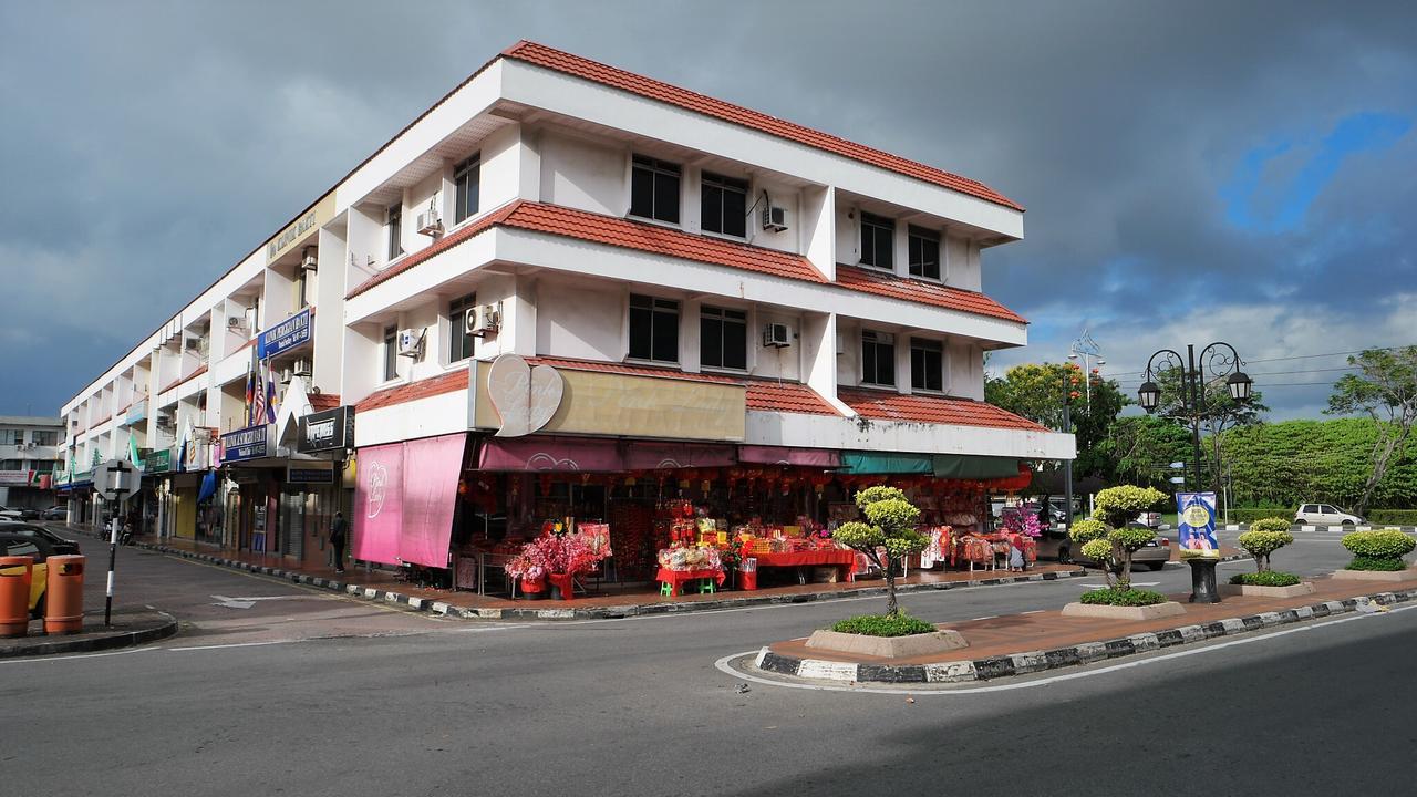 Transit Hotel Labuan Esterno foto