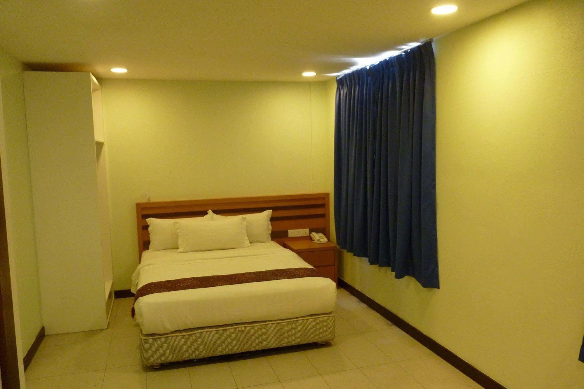 Transit Hotel Labuan Esterno foto